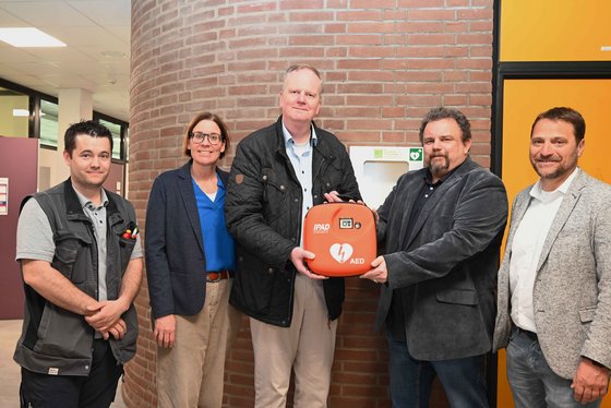 EVK_Übergabe Defibrillator